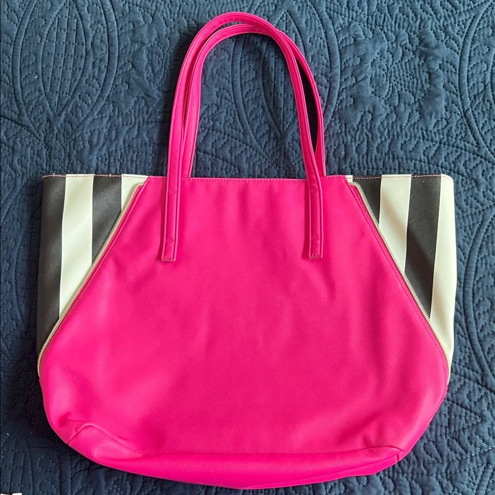 Juicy Couture stylish pink